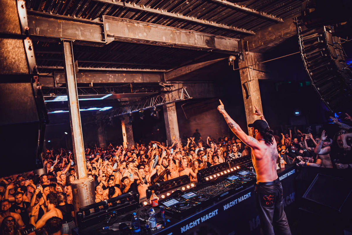 Loading... just a sec